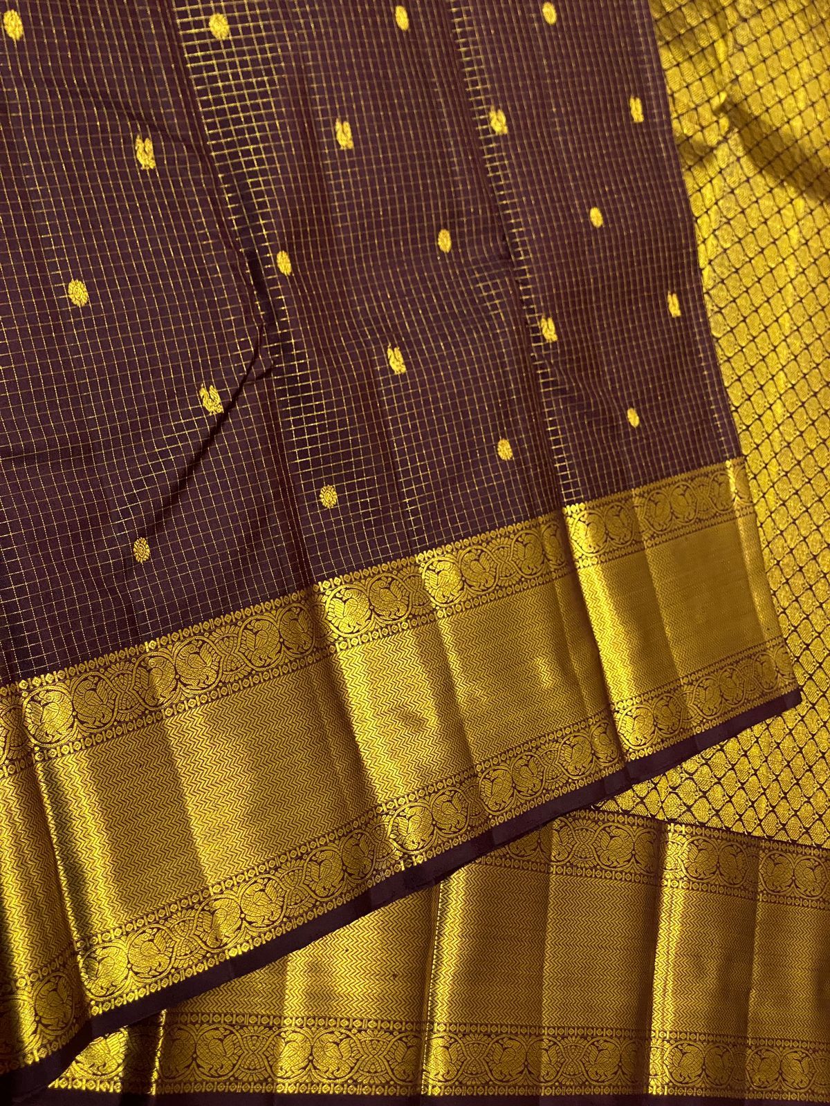 kanchivarum saree with a border