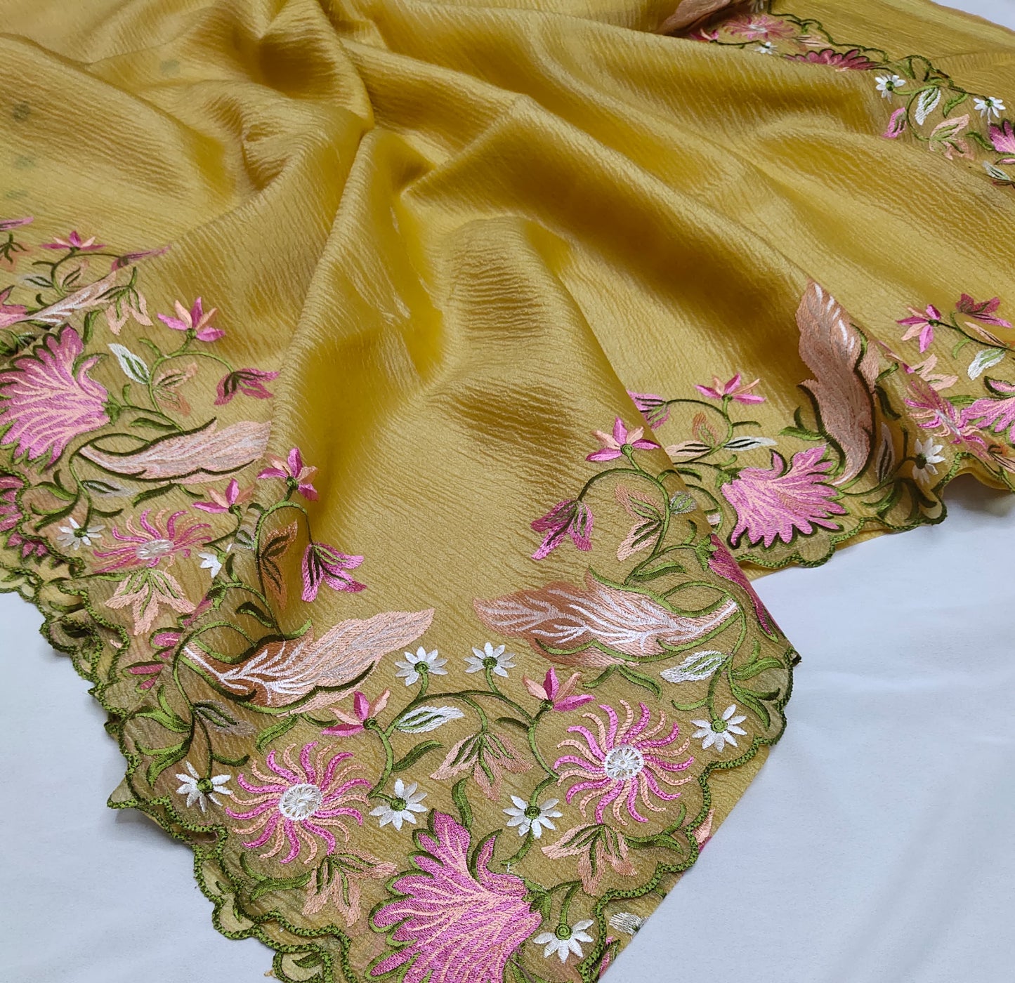 Crush silk . Budget collections