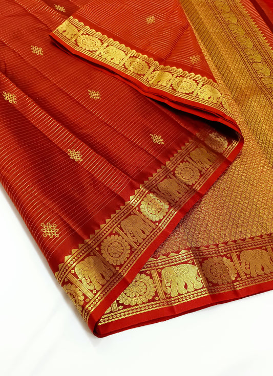 Red kanchipuram with border