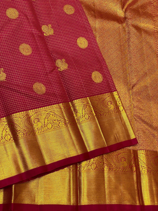kanchivarum saree with a border
