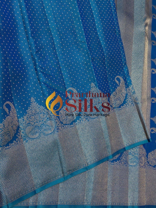 Peacock blue with dual tone Kanchipuram silk saree with Zari borer |silk mark certified.