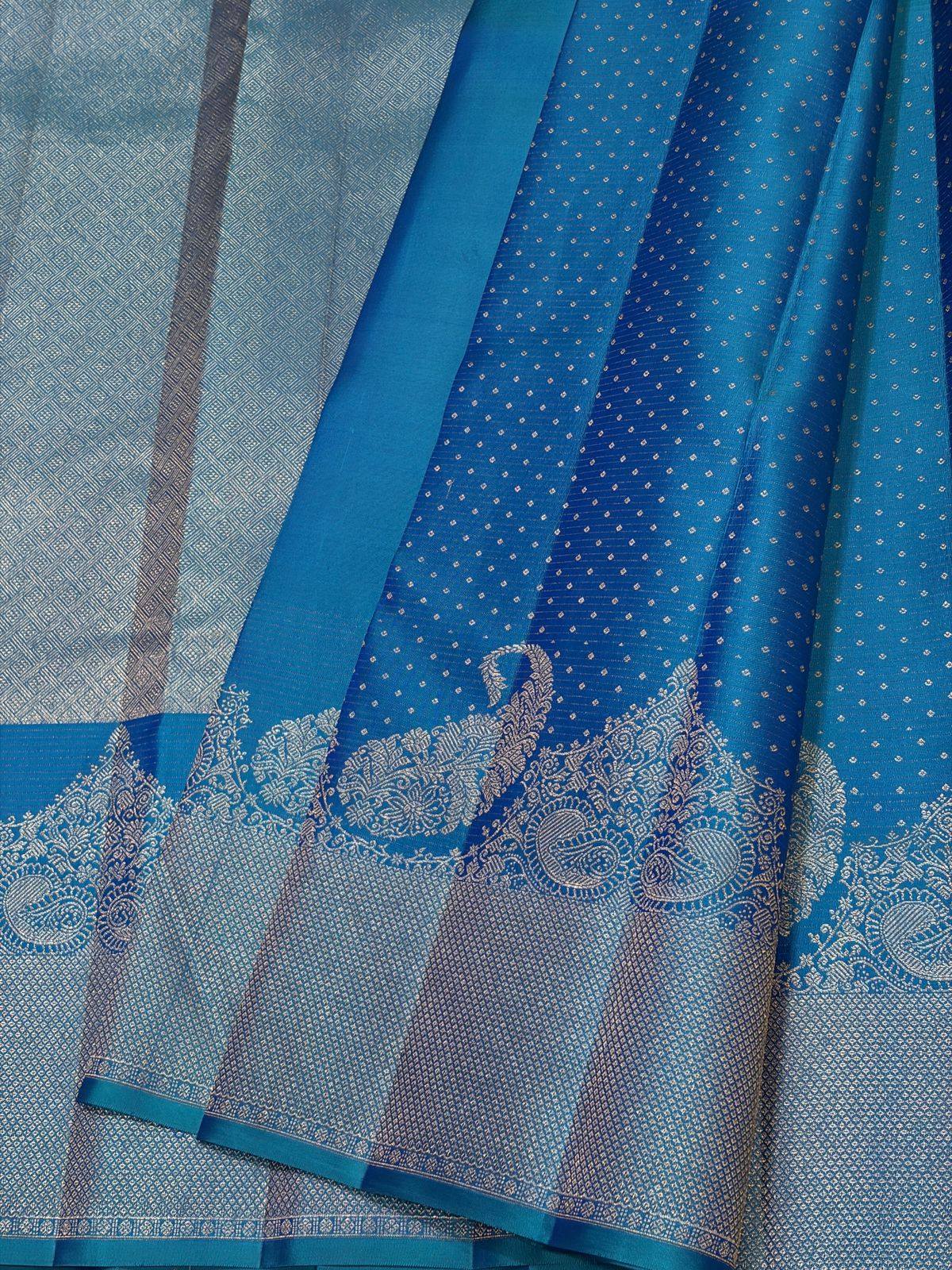 Peacock blue with dual tone Kanchipuram silk saree with Zari borer |silk mark certified.